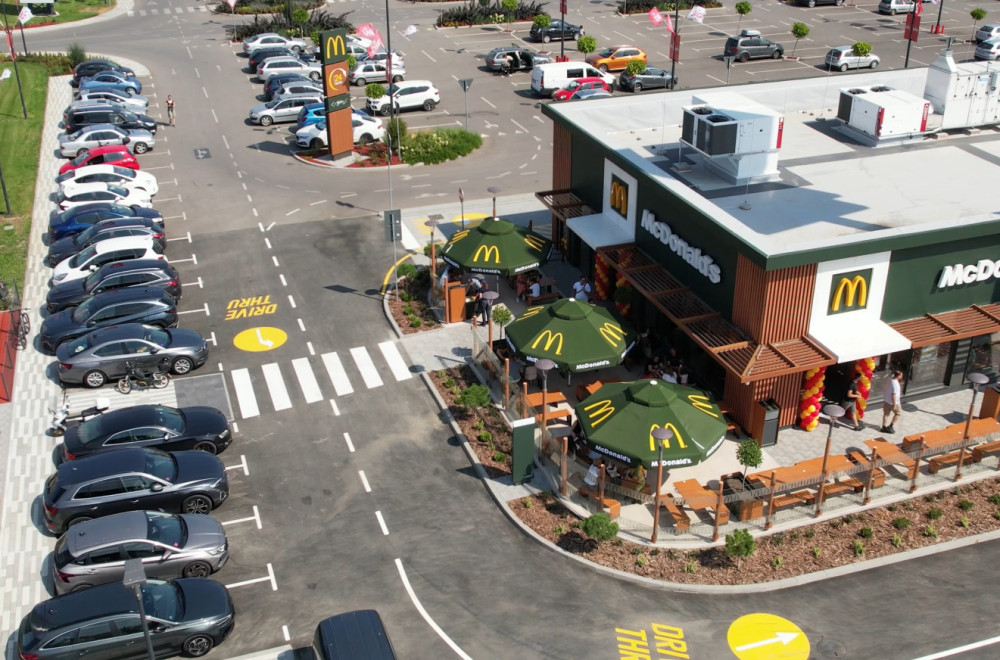 Nakon više od 20 godina, ponovo otvoren Mekdonalds u Čačku FOTO
