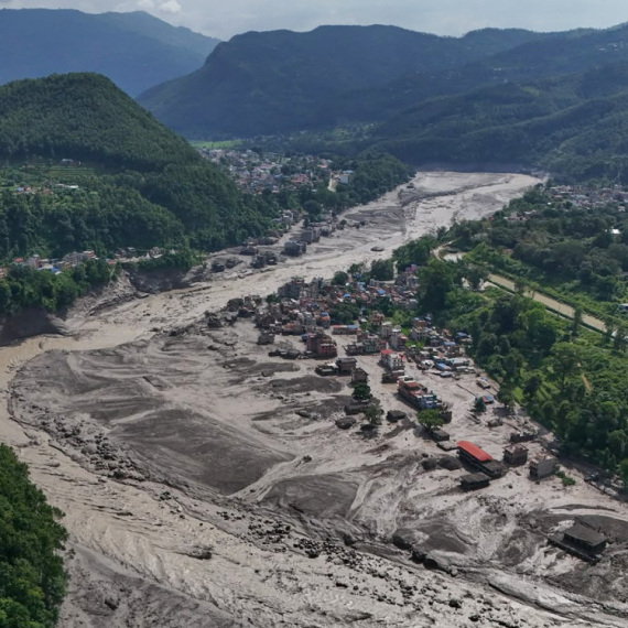 Broj žrtava u Nepalu munjevito raste; Otkriven uzrok katastrofalnih poplava VIDEO