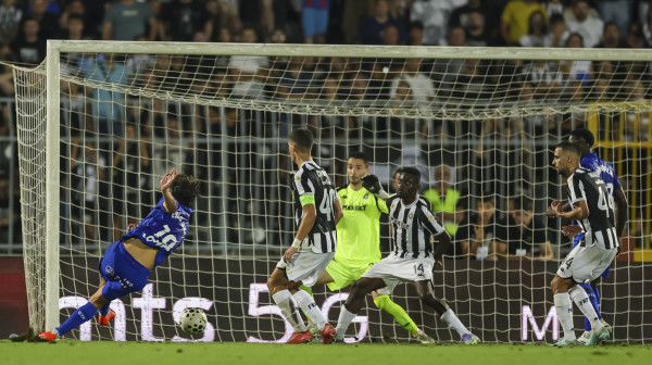Šta ovo bi?! Hladan tuš u Humskoj – Partizan primio gol!