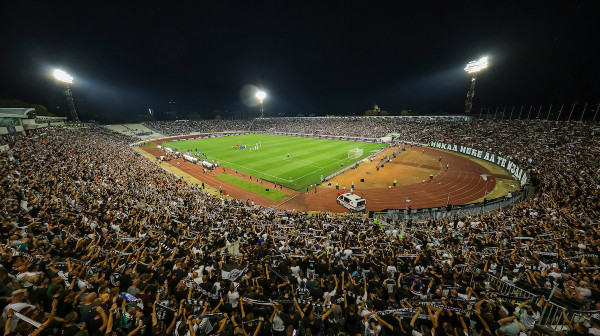 Crno-beli upozorili "grobare": "Jedna stolica može skupo da košta Partizan"