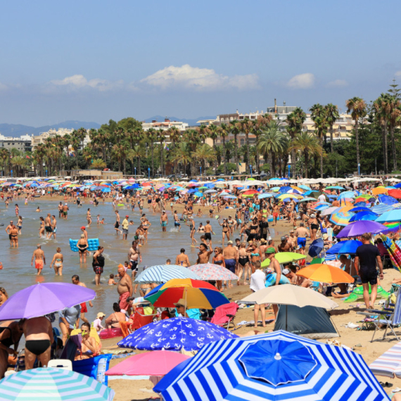 "Najgora noćna mora"; Turisti se groze borbe za ležaljke VIDEO
