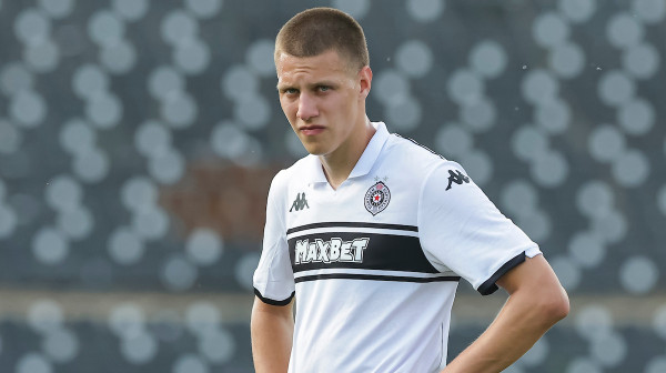 Ugrešić sleteo u Solun – čeka ga potpis sa PAOK-om VIDEO