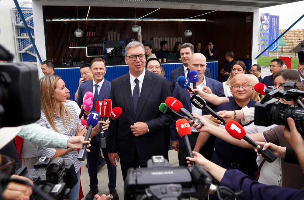 Vučić: "U ponedeljak prvi ugovori za fabriku baterija u Inđiji vredni više od 100 miliona evra"