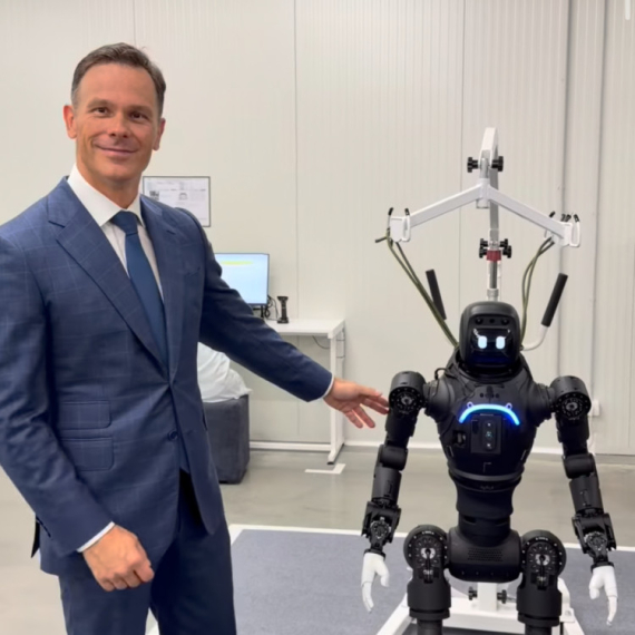 Mali posetio fabriku robota u Šapcu: "Neverovatno je šta sve mogu, a koristićemo ih i na EXPO 2027" VIDEO