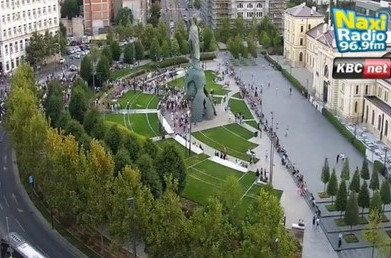 Pompezne najave blokadera, a okupljenih nigde; Blokaderska šetnja na mrežama predmet podsmeha FOTO