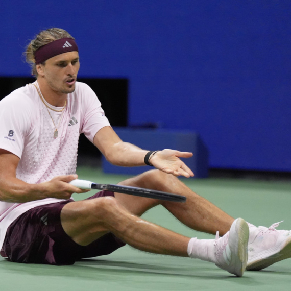 Zverev preživeo pet sati "pakla" i usred noći prošao dalje!