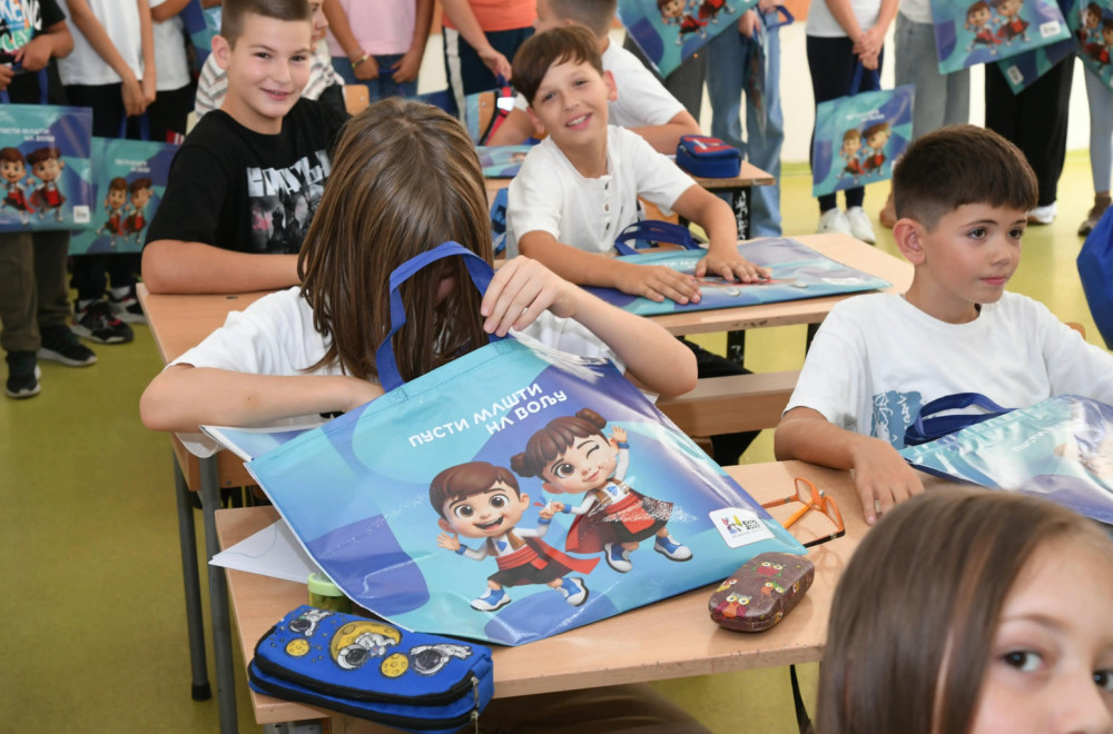 EXPO 2027 pokloni obradovali osnovce u srpskim školama na KiM FOTO