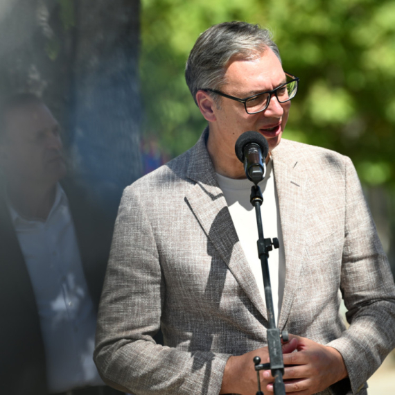 Vučić zabrinut; "Albaci spremaju veliki marš"; "Sprema se nasilje"; "Dobio sam odgovor Rutea"