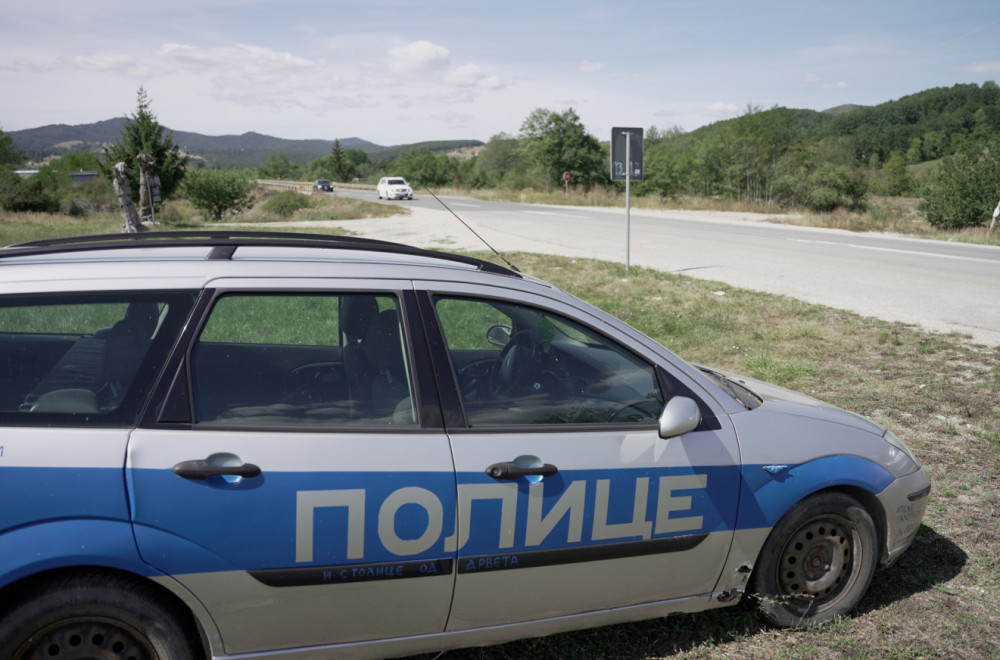 Zbunjeni vozači na Kotromanu: Ugledaju "POLICE" i uplaše se, ali... FOTO