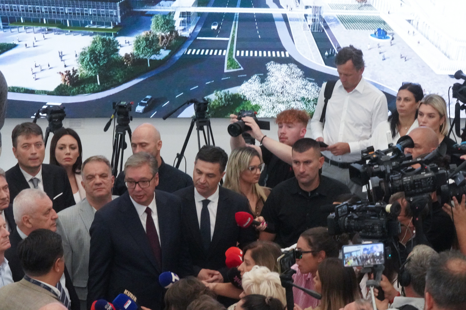 Vučić obišao završne radove na dogradnji NTP-a Niš: Ovo će nam dovesti još investitora i veće plate