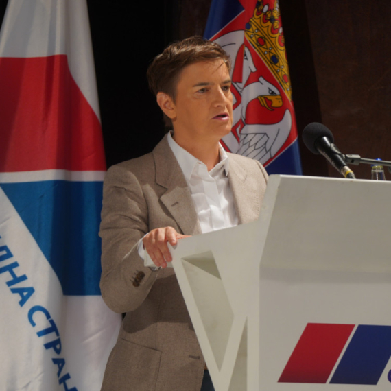 Brnabić: "Ne borimo se mi protiv studenata. Studenti su uz Srbiju. I studenti su uz Aleksandra Vučića"
