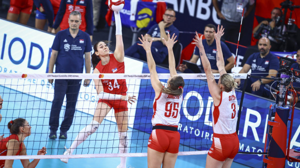 Terzićev izlazak poremetio Srbiju – Poljska produžila meč!