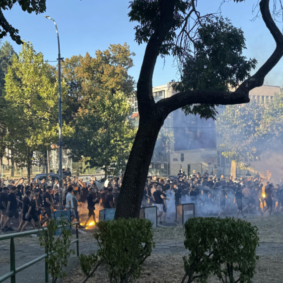Praznik fudbala u Srbiji – već "kuva" na Autokomandi, incident zbog dresa CSKA FOTO/VIDEO