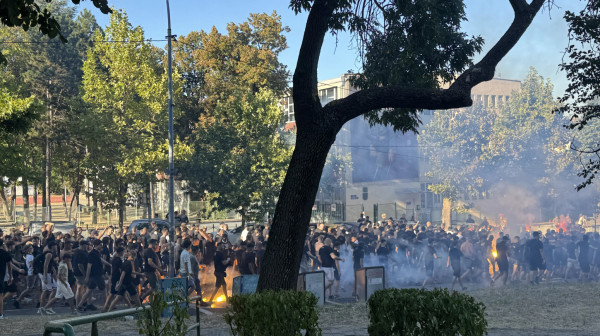 Praznik fudbala u Srbiji – već "kuva" na Autokomandi, incident zbog dresa CSKA FOTO/VIDEO