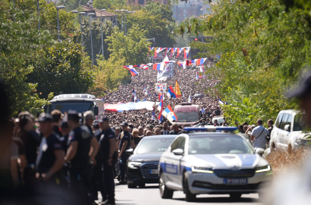 Sahrana Ratka Mladića; Povorka stigla na Topčidersko groblje FOTO/VIDEO