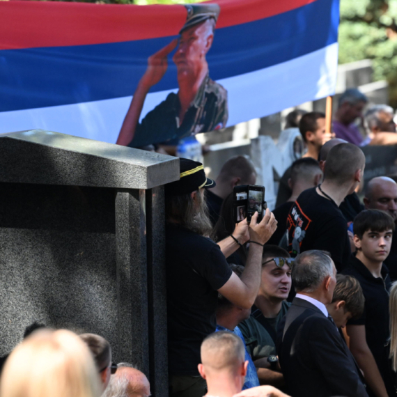 Hrvatski mediji "udarili" na Danila Vučića zbog odlaska na sahranu Ratka Mladića FOTO