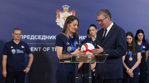 Odbojkašice na prijemu kod Vučića: "Vi ste ponos Srbije, hvala vam"