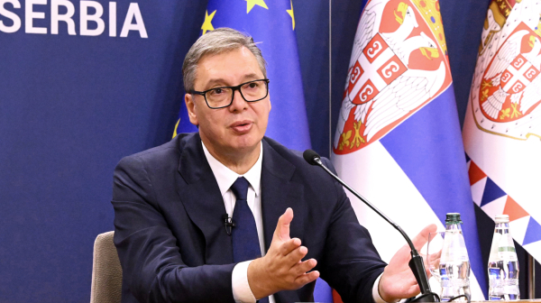 Vučić: "Public sector salaries to rise by 8%, social care wages by 12% from December 1" VIDEO