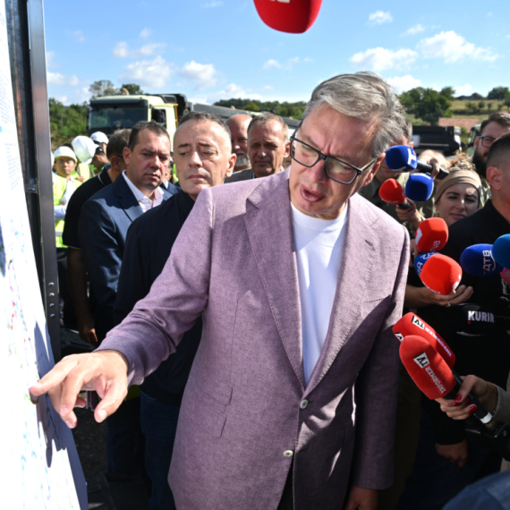 Vučić obišao radove na izgradnji "Vožda Karađorđa": "Od centra Beograda do Aranđelovca za samo 45 minuta"