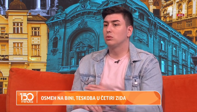 Osmeh na bini, teskoba u četiri zida