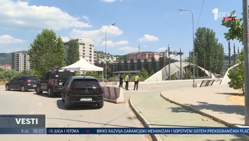 U Kosovskoj Mitrovici potpisivanje peticije protiv novih mostova